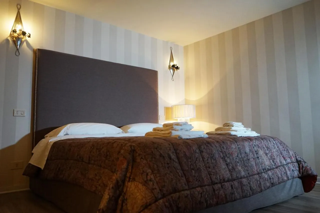 Dante'S Room By Apulia Accommodation Bari Maison d'hôtes